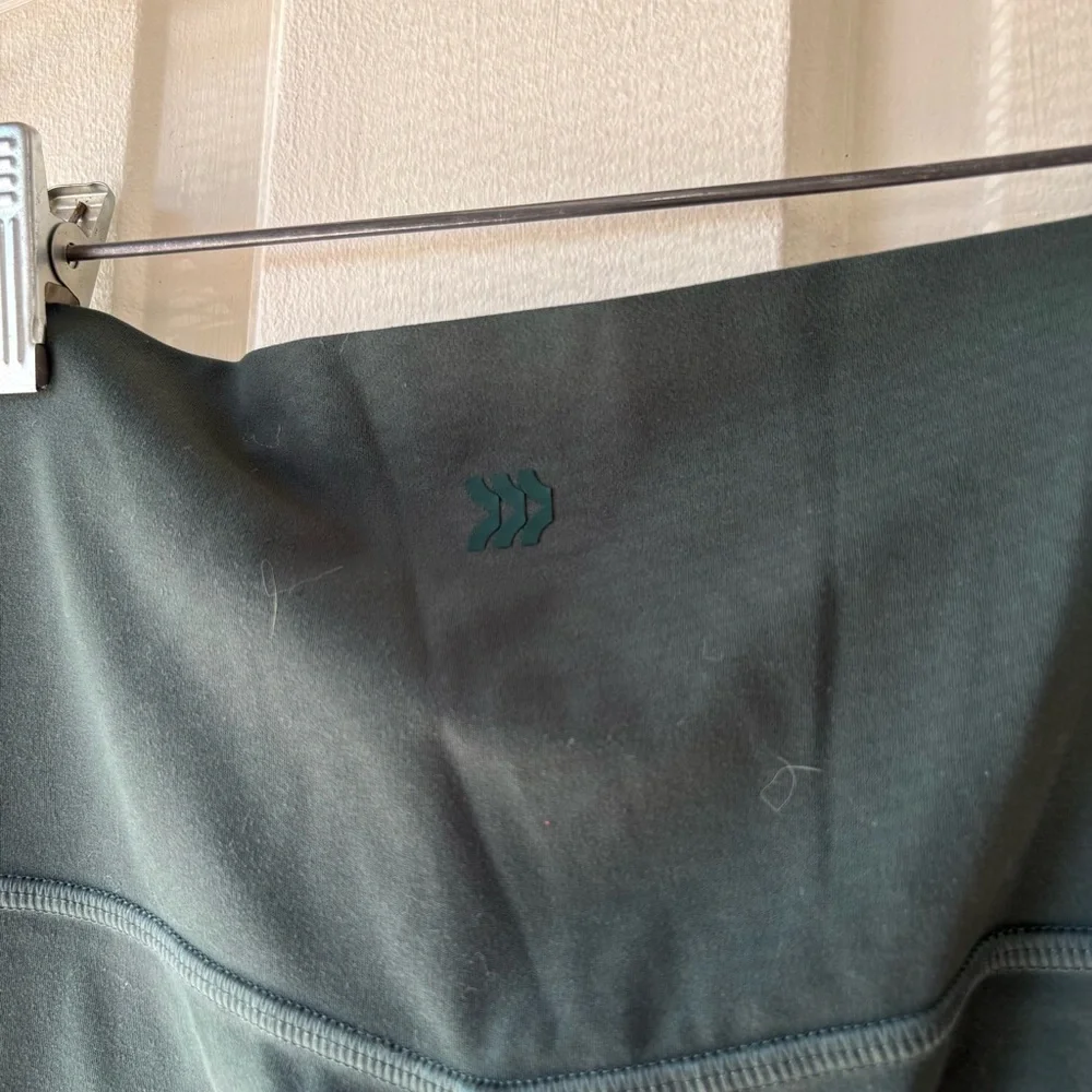 All in Motion Ultra High Rise 7/8 Leggings in Dark Green target xs